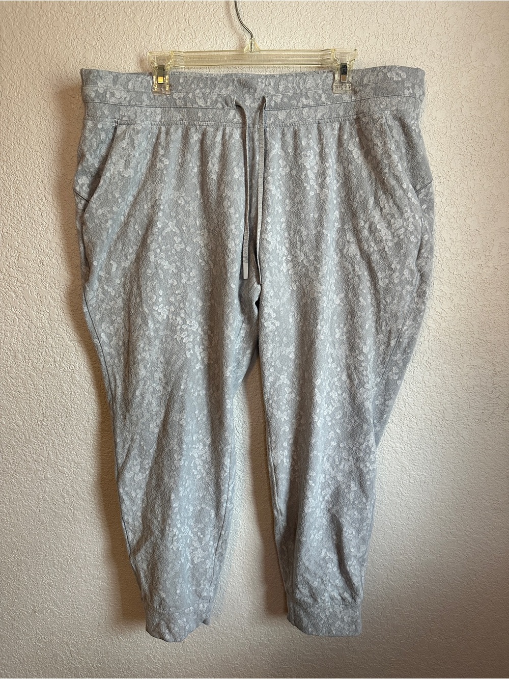 Lululemon Light Gray Printed Drawstring Jogger Pants